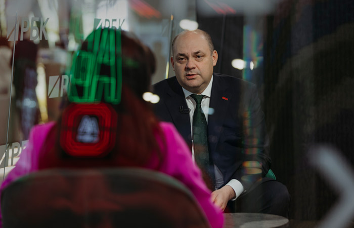 Экс-губернатор Курской области Смирнов обвиняется в мошенничестве на 1 млрд руб.