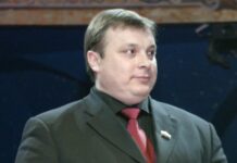 Андрей Алешкин озвучил правовые последствия для Разина после споров о Ласковом мае andrej aleshkin ozvuchil pravovye posledstviya dlya razina posle sporov o laskovom mae-politgolos-ru-174423470300-0