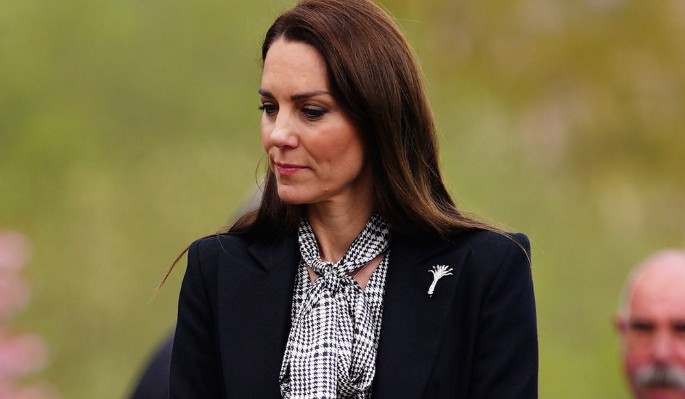 Кейт Миддлтон метит на трон, а Карл III подвергся угрозам: что происходит в королевской семье Британии