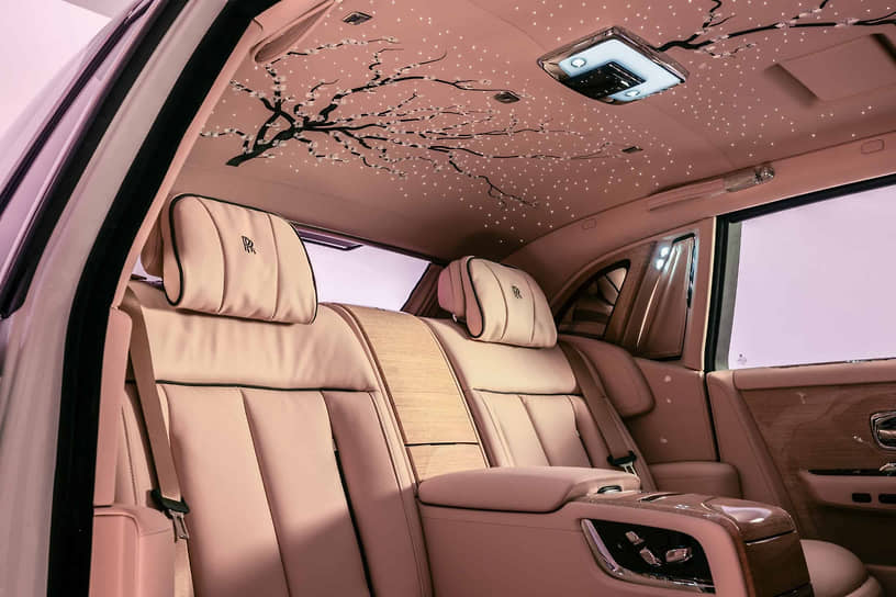 Эксклюзивный Rolls-Royce Phantom с цветущей сакурой от подразделения Bespoke-0