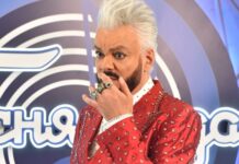 filipp kirkorov i dzhordzho armani  britogolovyj obraz v stile elvisa presli-politgolos-ru-174481563800-0