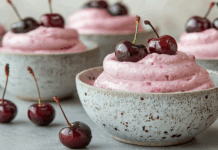 Худеем с удовольствием за 15 минут, готовя нежное творожное суфле с вишней hudeem s udovolstviem za 15 minut gotovya nezhnoe tvorozhnoe sufle s vishnej-politgolos-ru-174551110200-0