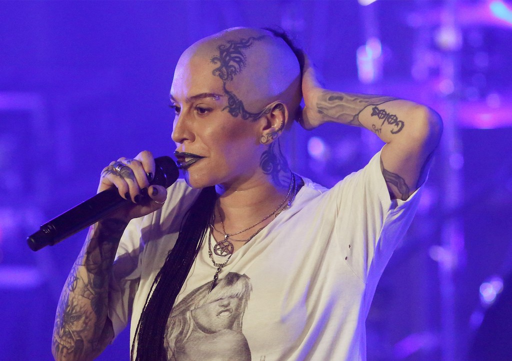 Наргиз Закирова