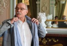 Никита Михалков проходит лечение в ГКБ № 67 - Врачи борются за выздоровление nikita mihalkov prohodit lechenie v gkb 67 vrachi boryutsya za vyzdorovlenie-politgolos-ru-174528745000-0