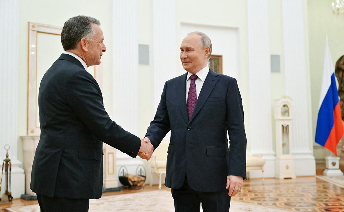 Стив Уиткофф и Владимир Путин (Кристина Кормилицына / Sputnik / Reuters)