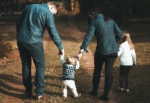 Протоиерей Кирилл Иванов делится мыслями о духовном наследии и РПЦ protoierej kirill ivanov delitsya myslyami o duhovnom nasledii i rpcz-politgolos-ru-174596210300-0