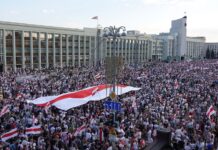 Путин и Лукашенко в центре кризиса Белоруссии военный эксперт Сивков раскрывает позицию России putin i lukashenko v czentre krizisa belorussii voennyj ekspert sivkov raskryvaet pozicziyu rossii-politgolos-ru-174448688500-0