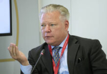 robert ejdzhi i   vozmozhnosti dlya biznesa v rossii suzhayutsya-politgolos-ru-174463073900-0