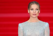 Театральный этикет 2023 - секреты Кристины Асмус, Добронравова и Цымбалюк-Романовской teatralnyj etiket 2023 sekrety kristiny asmus dobronravova i czymbalyukromanovskoj-politgolos-ru-174484510300-0