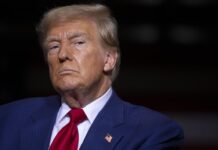 Трамп и Белый дом на грани срыва сделки с Путиным Зеленский под угрозой санкций Кремля tramp i belyj dom na grani sryva sdelki s putinym zelenskij pod ugrozoj sankczij kremlya-politgolos-ru-174354346700-0