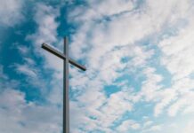 Украина — Борьба за духовное наследие между УПЦ и Православной церковью ukraina borba za duhovnoe nasledie mezhdu upcz i pravoslavnoj czerkovyu-politgolos-ru-174463072700-0