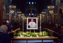 Ватикан и кардиналы определили дату прощания с Папой Римским Франциском vatikan i kardinaly opredelili datu proshhaniya s papoj rimskim francziskom-politgolos-ru-174525718700-0