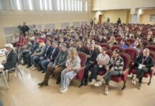 Владислав Пинаев и Денис Протасов открыли форум «Я хочу жить в Нижнем Тагиле» vladislav pinaev i denis protasov otkryli forum ya hochu zhit v nizhnem tagile-politgolos-ru-174573321700-0