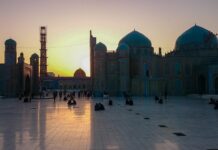 Взрыв у мечети в Мазари-Шариф потряс Афганистан vzryv u mecheti v mazarisharif potryas afganistan-politgolos-ru-174461608600-0