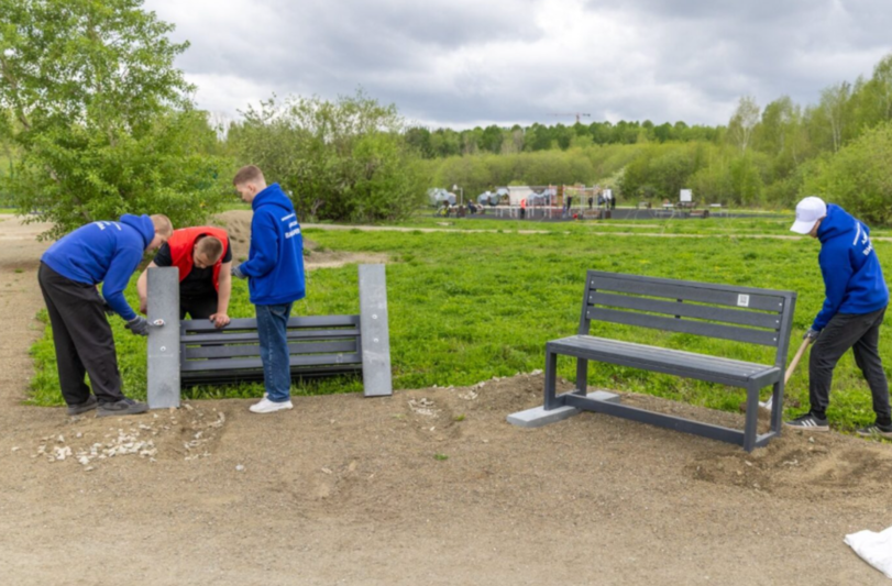 Алексей Вихарев и волонтеры преобразили Шарташский лесопарк в Екатеринбурге
