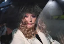 alla pugacheva podderzhala maksima galkina obsuzhdaya otezd semi-politgolos-ru-174735874800-0