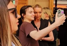 anastasiya volochkova i zvezdy bolshogo teatra pochtili pamyat yuriya grigorovicha-politgolos-ru-174800488300-0