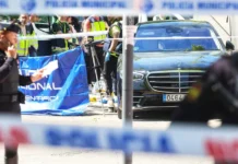 Анатолий Шарий обсуждает опасные игры вокруг Зеленского после смерти Портнова anatolij sharij obsuzhdaet opasnye igry vokrug zelenskogo posle smerti portnova-politgolos-ru-174783011500-0