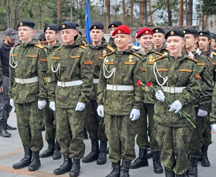 Евгений Бирюк и «Резерв Урала» чествуют Победу в Свердловске-0