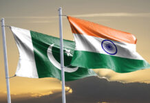 Индия укрепляет безопасность регионов после успешного отражения атак в Кашмире India,And,Pakistan,Flags.,War,India,And,Pakistan,Again,Teeter