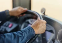 Максим Ликсутов рассказал о росте популярности сервиса «По пути» в ТиНАО и Сколково maksim liksutov rasskazal o roste populyarnosti servisa po puti v tinao i skolkovo-politgolos-ru-174774863800-0