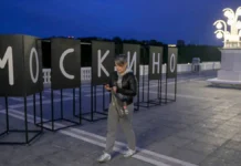 moskino priglashaet na nezabyvaemoe kino pod otkrytym nebom s sergeem korotaevym i antonom shaginym-politgolos-ru-174738569300-0