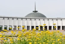 Музыкальный театр «На Поклонке» и Ксения Слепцова порадовали премьерой в Музее Победы muzykalnyj teatr na poklonke i kseniya slepczova poradovali premeroj v muzee pobedy-politgolos-ru-174858299900-0