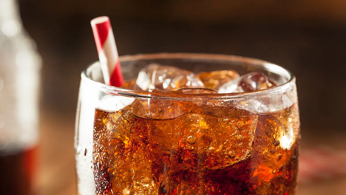 Врач Харлов: Кола Evervess может вызывать диарею из-за подсластителей в составе