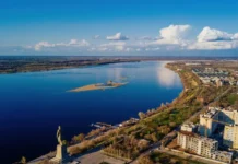 Путин и Бочаров обсудили предложение «Ветеранов России» вернуть название Сталинград Волгограду putin i bocharov obsudili predlozhenie veteranov rossii vernut nazvanie stalingrad volgogradu-politgolos-ru-174731666900-0