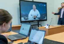 Сергей Собянин отметил, что МЭШ создает вектор для проекта "Моя школа" sergej sobyanin otmetil chto mesh sozdaet vektor dlya proekta moya shkola-politgolos-ru-174778993500-0