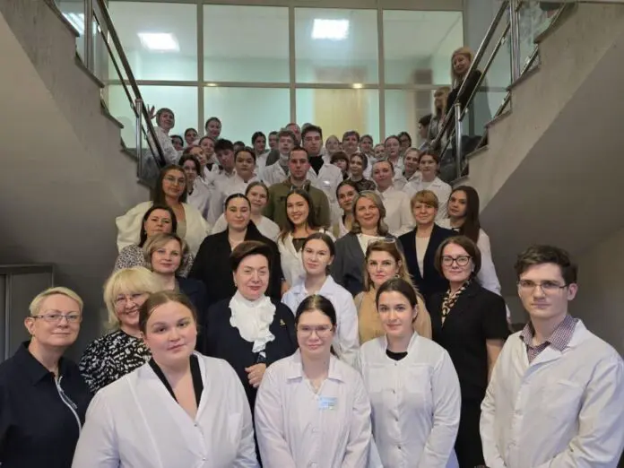 Свердловский областной медицинский колледж подготовил новых специалистов для больниц Екатеринбурга и региона-0