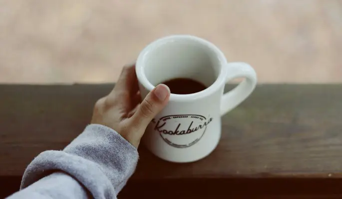 Вот почему кофе без кофеина заряжает не хуже привычного – ученые уже подтвердили