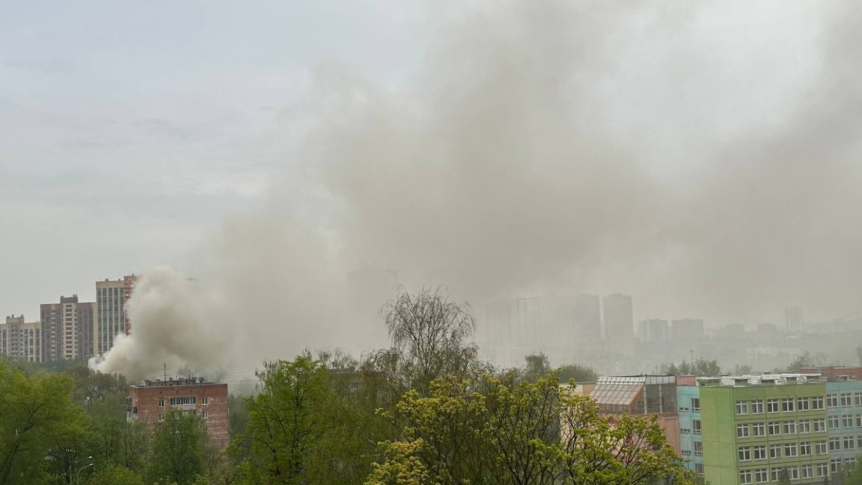 Сильный пожар произошел в Химках