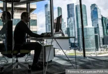 Владимир Путин и Марат Баширов рассказывают о защите экономики России vladimir putin i marat bashirov rasskazyvayut o zashhite ekonomiki rossii-politgolos-ru-174829202200-0