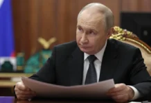 vladimir putin utverzhdaet chto ekonomika rossii rastet blagodarya podderzhke gosdumy i czentrobanka-politgolos-ru-174826902700-0