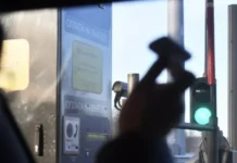 yaroslav nilov iz ldpr predlozhil modernizirovat moskovskij parking elektronnym klyuchom-politgolos-ru-174734318900-0