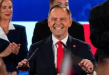 pochemu stavlennik prava i spravedlivosti karol navroczkij brosaet vyzov tusku i putinu-politgolos-ru-174885568200-0