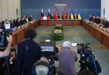 vladimir medinskij rustem umerov i hakan fidan obsuzhdayut vysokie stavki na peregovorah rossii i ukrainy-politgolos-ru-174887655900-0