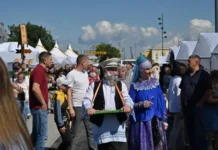 Денис Паслер и грандиозный праздник с Uma2rman на Ирбитской ярмарке-2025 denis pasler i grandioznyj prazdnik s 2 na irbitskoj yarmarke2025-politgolos-ru-0