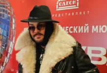 Филипп Киркоров сияет на премьере "Москва слезам не верит" с новым имиджем filipp kirkorov siyaet na premere moskva slezam ne verit s novym imidzhem-politgolos-ru-0