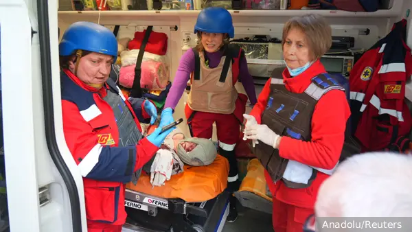 Эксперт: Киев хочет решить проблему дефицита медиков в ВСУ женщинами с «гражданки»