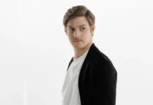 Павел Табаков вспоминает наставления отца и сцену МХТ им. Чехова pavel tabakov vspominaet nastavleniya otcza i sczenu mht im chehova-politgolos-ru-0