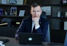 sber i anatolij popov predstavlyayut innovaczionnyj iiassistent  dlya biznesa-politgolos-ru-0