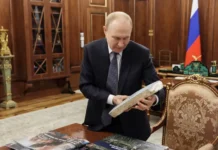 vyacheslav gladkov i vladimir putin obsudili iskusstvo na oskolkah s400 i s300-politgolos-ru-0