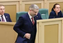 Евгений Дитрих и Александр Дронов рассказывают о позитивных переменах в Совете федерации evgenij ditrih i aleksandr dronov rasskazyvayut o pozitivnyh peremenah v sovete federaczii-politgolos-ru-0