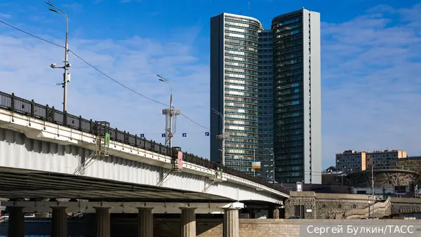 Москвичам предложили на выбор три концепции застройки вместо дома-книжки на Новом Арбате