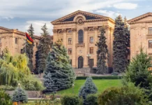 Нарек Спартакян рассказал о новом этапе отношений Армянской апостольской церкви с государством narek spartakyan rasskazal o novom etape otnoshenij armyanskoj apostolskoj czerkvi s gosudarstvom-politgolos-ru-0