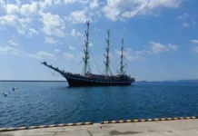 Парусник "Паллада" с курсантами Дальрыбвтуза радушно встречен в Чондине, КНДР parusnik pallada s kursantami dalrybvtuza radushno vstrechen v chondine kndr-politgolos-ru-0