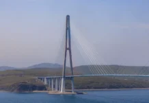 remont dorozhnogo pokrytiya russkogo mosta vo vladivostoke zavershen-politgolos-ru-0