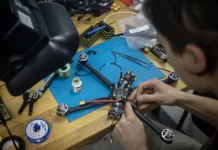 Встреча Владимира Зеленского, Дональда Трампа и Путина спровоцировала скандал с ракетами и дронами vstrecha vladimira zelenskogo donalda trampa i putina sprovoczirovala skandal s raketami i dronami-politgolos-ru-0